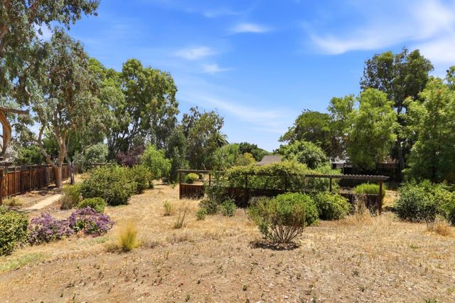 130 Sunrise Drive, Hollister, CA 95023