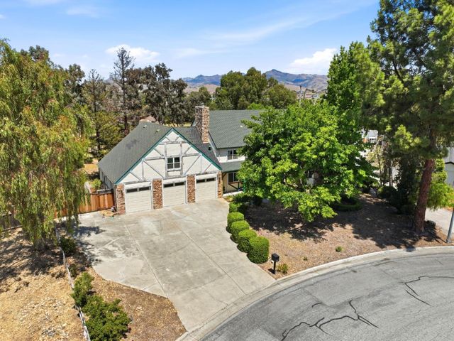 130 Sunrise Drive, Hollister, CA 95023