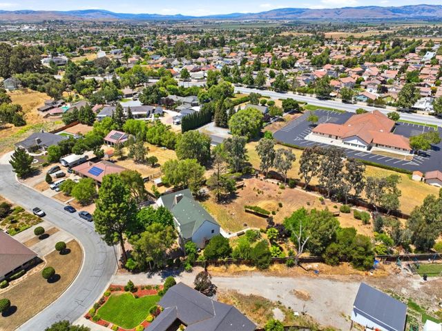130 Sunrise Drive, Hollister, CA 95023