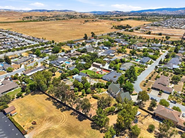 130 Sunrise Drive, Hollister, CA 95023