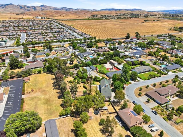 130 Sunrise Drive, Hollister, CA 95023