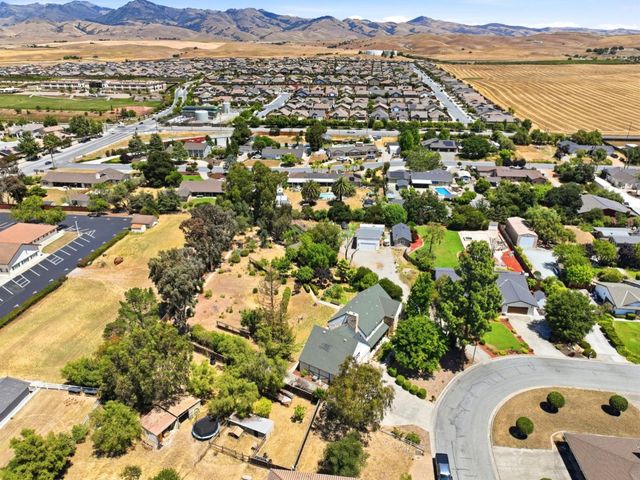 130 Sunrise Drive, Hollister, CA 95023