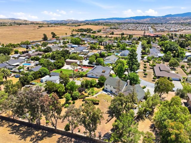 130 Sunrise Drive, Hollister, CA 95023