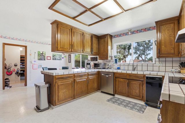 130 Sunrise Drive, Hollister, CA 95023