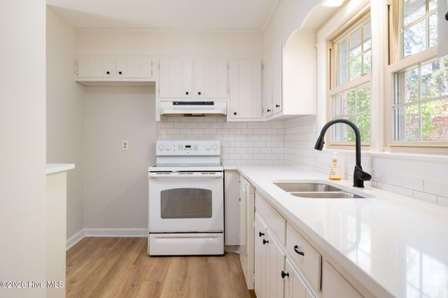 5229 Lord Tennyson Road, Wilmington, NC 28405