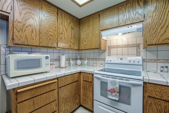 10 Royale Avenue 13A-2, Lakeport, CA 95453