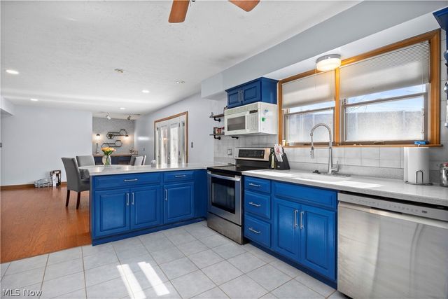 27261 Nantucket Drive, North Olmsted, OH 44070