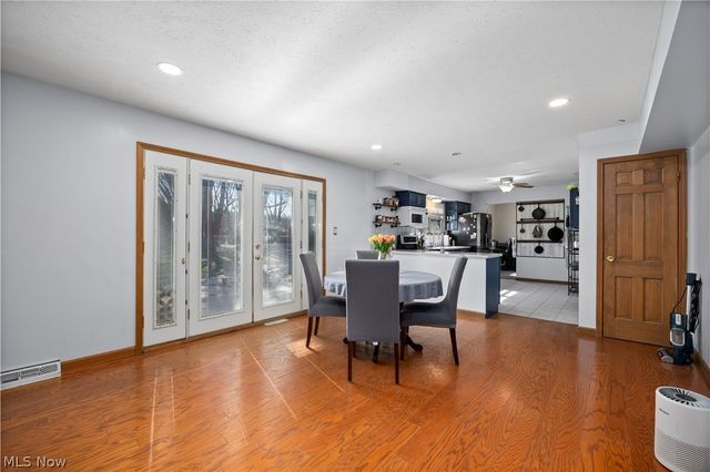 27261 Nantucket Drive, North Olmsted, OH 44070