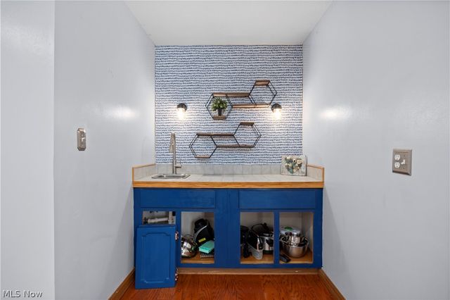 27261 Nantucket Drive, North Olmsted, OH 44070