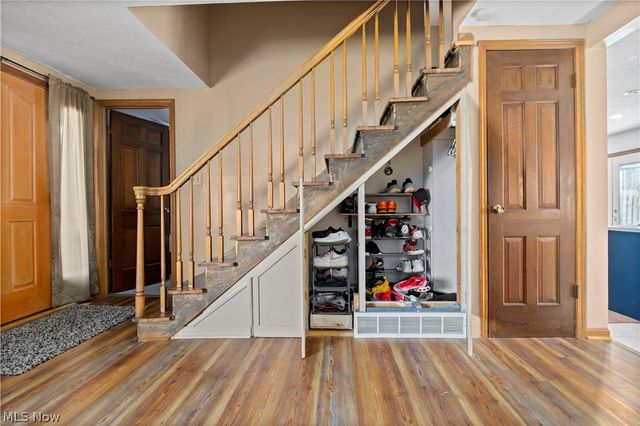 27261 Nantucket Drive, North Olmsted, OH 44070