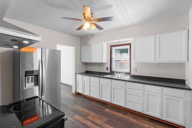 809 N DURKEE STREET, Appleton, WI 54911