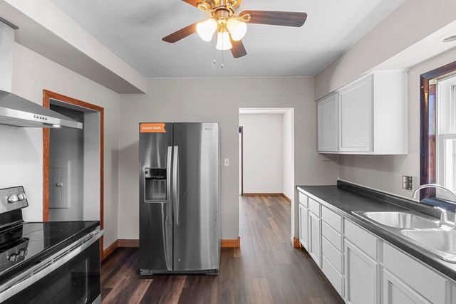 809 N DURKEE STREET, Appleton, WI 54911