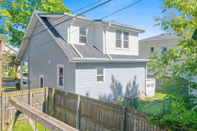 809 N DURKEE STREET, Appleton, WI 54911