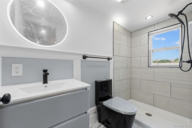 325 Newman Avenue, Bronx, NY 10473