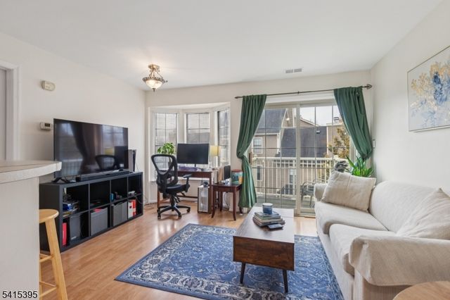 130 Longfield Ct 130, East Brunswick Twp., NJ 08816