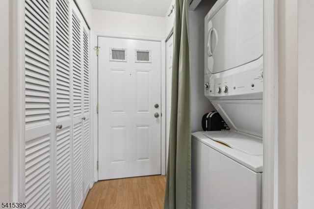 130 Longfield Ct 130, East Brunswick Twp., NJ 08816