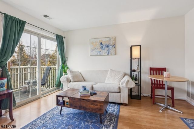 130 Longfield Ct 130, East Brunswick Twp., NJ 08816