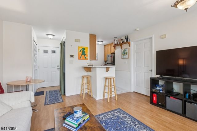 130 Longfield Ct 130, East Brunswick Twp., NJ 08816