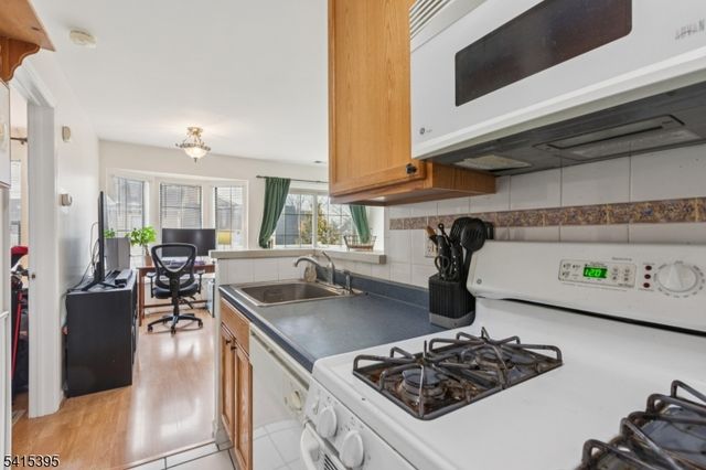 130 Longfield Ct 130, East Brunswick Twp., NJ 08816