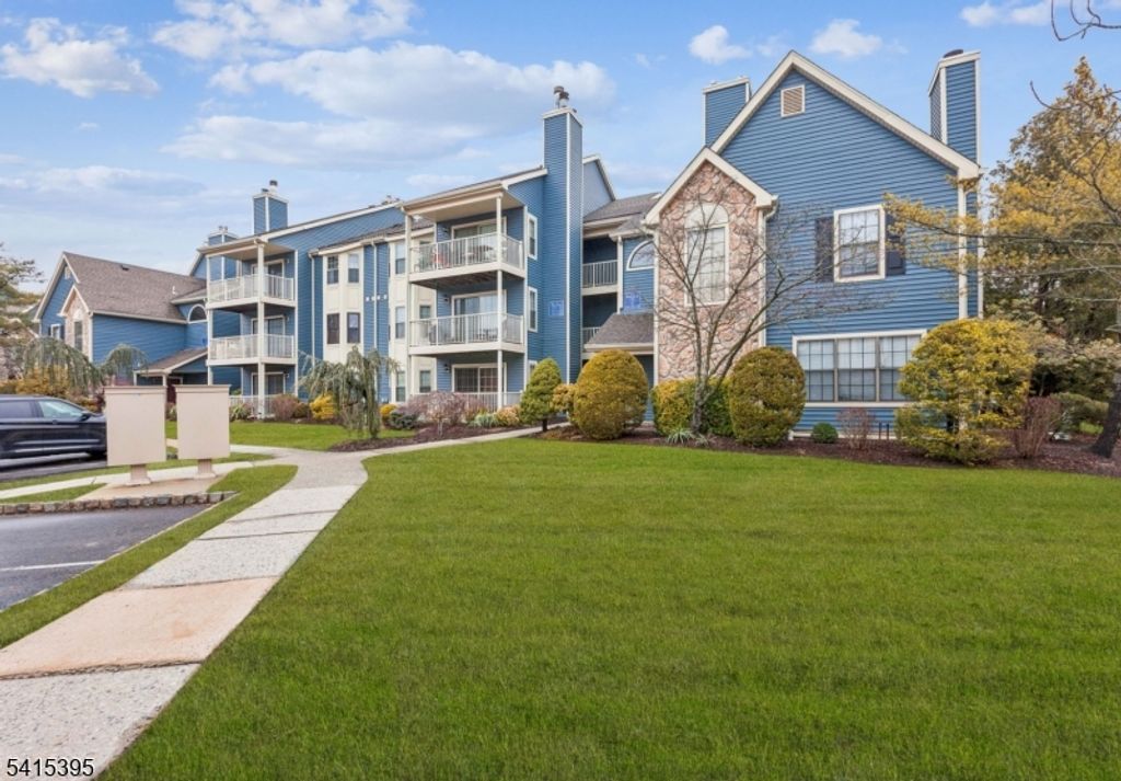 130 Longfield Ct 130, East Brunswick Twp., NJ 08816