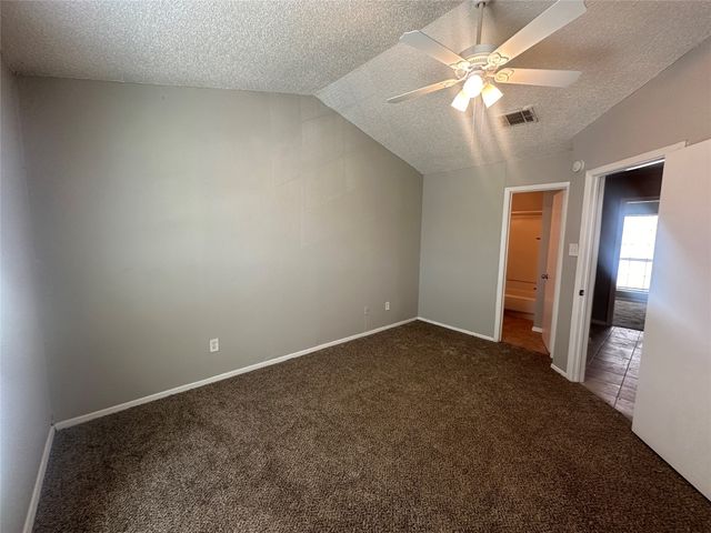 9447 Olde Towne Row, Dallas, TX 75227