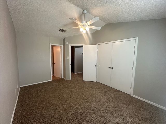 9447 Olde Towne Row, Dallas, TX 75227