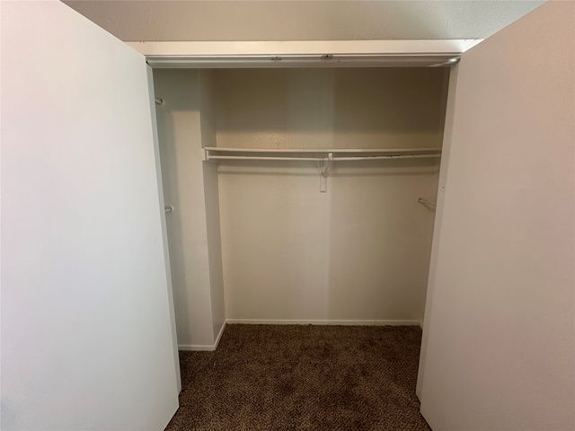 9447 Olde Towne Row, Dallas, TX 75227