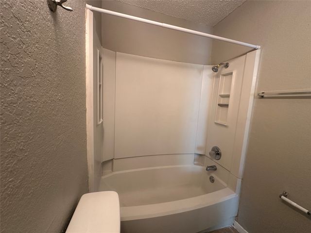 9447 Olde Towne Row, Dallas, TX 75227