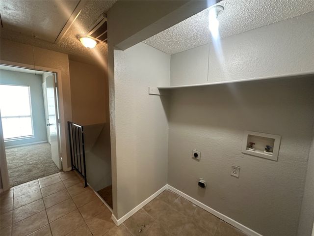 9447 Olde Towne Row, Dallas, TX 75227