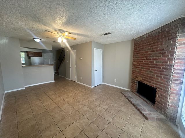 9447 Olde Towne Row, Dallas, TX 75227