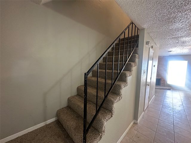 9447 Olde Towne Row, Dallas, TX 75227