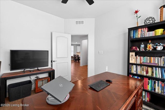 4015 Bent Creek Dr, La Grange, KY 40031