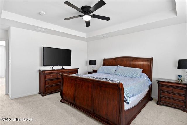 4015 Bent Creek Dr, La Grange, KY 40031