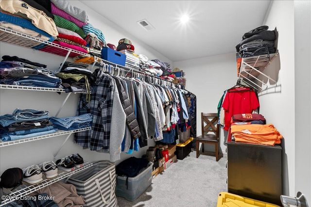 4015 Bent Creek Dr, La Grange, KY 40031