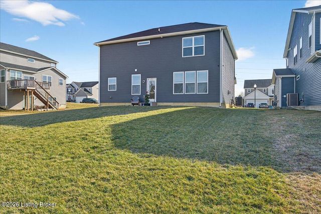 4015 Bent Creek Dr, La Grange, KY 40031