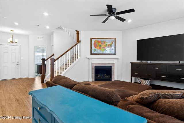 4015 Bent Creek Dr, La Grange, KY 40031