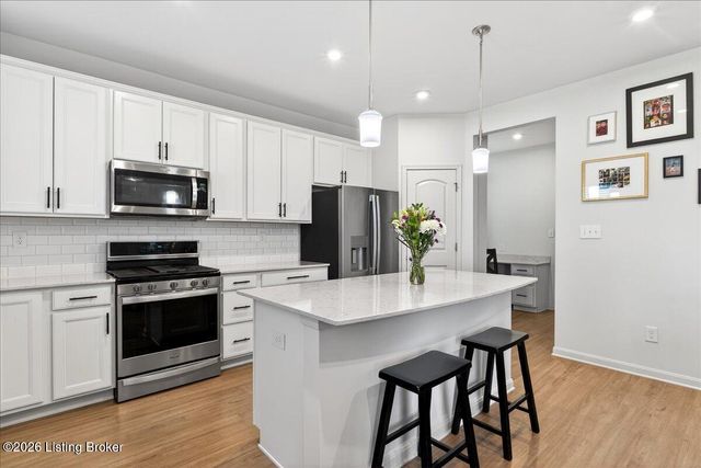 4015 Bent Creek Dr, La Grange, KY 40031