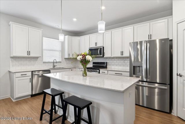 4015 Bent Creek Dr, La Grange, KY 40031