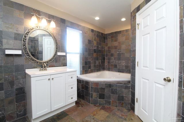 639 Saleta St, Pensacola, FL 32534