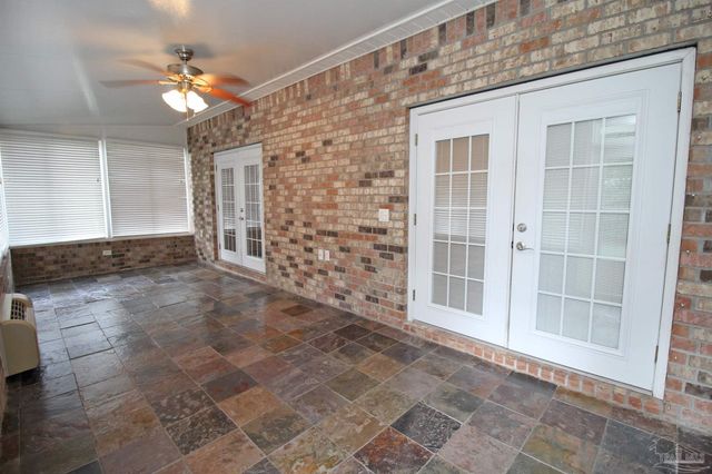 639 Saleta St, Pensacola, FL 32534