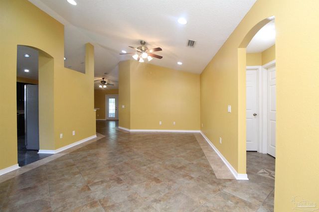 639 Saleta St, Pensacola, FL 32534