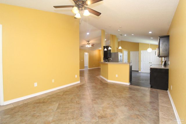 639 Saleta St, Pensacola, FL 32534