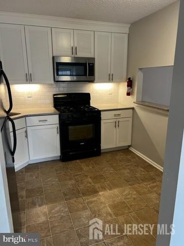 38 Joyner Court, Lawrence, NJ 08648