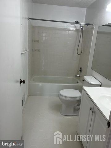 38 Joyner Court, Lawrence, NJ 08648