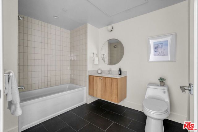 1822 Overland Avenue 301, Los Angeles, CA 90025