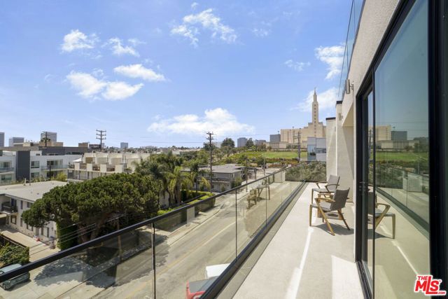 1822 Overland Avenue 301, Los Angeles, CA 90025