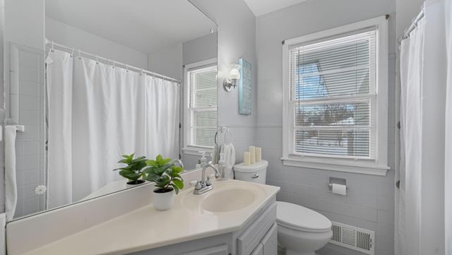 6318 Kyle Avenue N, Brooklyn Center, MN 55429