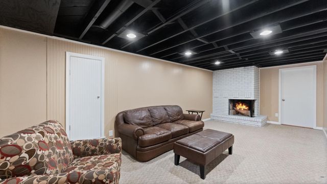 6318 Kyle Avenue N, Brooklyn Center, MN 55429