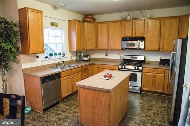 6 SAINT STEPHENS CT, Stafford, VA 22556