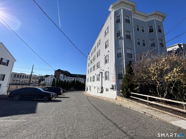 10 Balmforth Avenue 10, Danbury, CT 06810